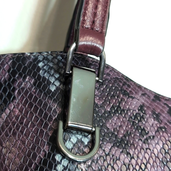 Vince Camuto Genuine Snake Embossed Leather Purple/Black   Emely Tote Bag. - Picture 6 of 15